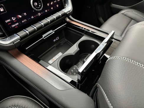 New 2026 GMC Yukon XL Denali w/ Denali Reserve Package image 37