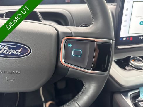Used 2025 Ford Expedition Max Active AWD/4WD image 34