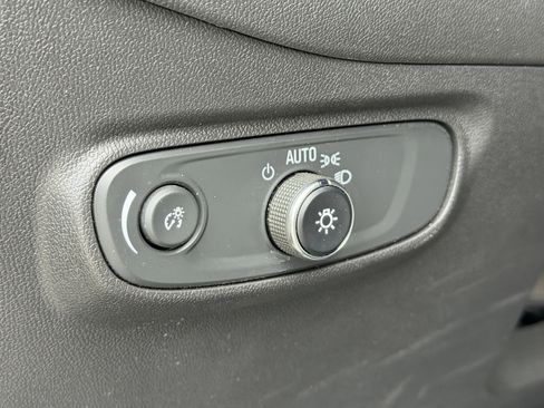 Used 2024 Chevrolet Equinox LS w/ LS Convenience Package FWD image 14
