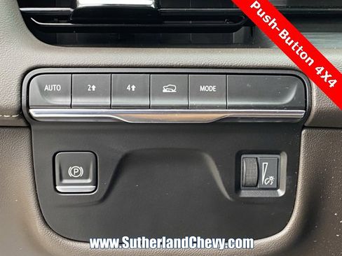 Used 2021 Cadillac Escalade Premium Luxury w/ LPO, Illumination Package image 36