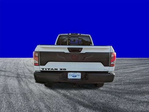 Used 2023 Nissan Titan PRO-4X AWD/4WD image 5