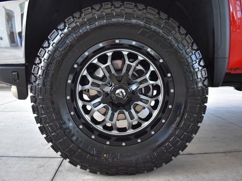 Used 2022 GMC Sierra 2500 SLT w/ SLT Premium Package AWD/4WD image 15