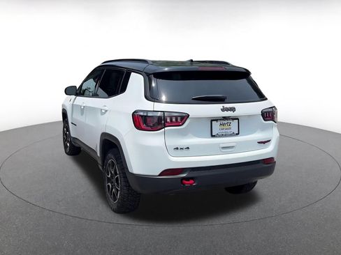 Used 2025 Jeep Compass Trailhawk AWD/4WD image 9