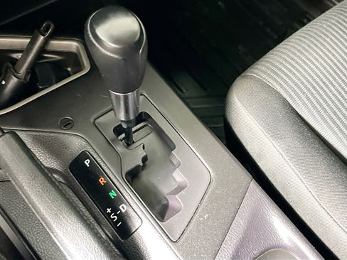 Used 2017 Toyota RAV4 LE AWD/4WD image 24