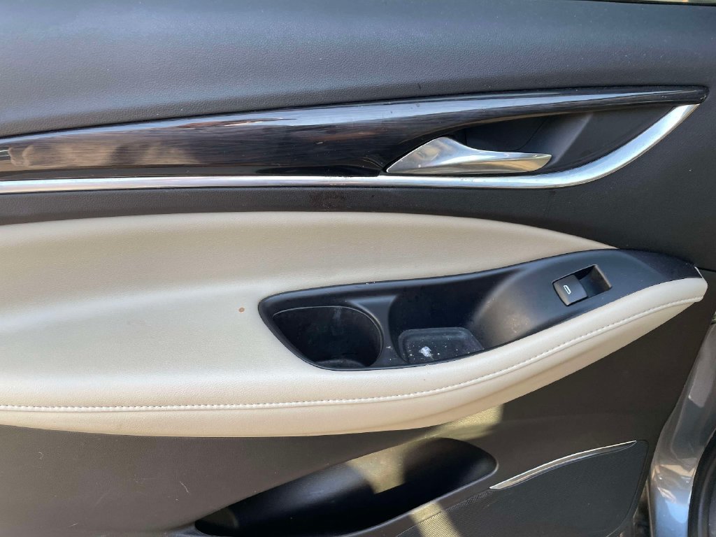 Used 2021 Buick Enclave Essence FWD image 16