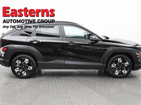 Used 2024 Hyundai Kona SEL FWD image 3