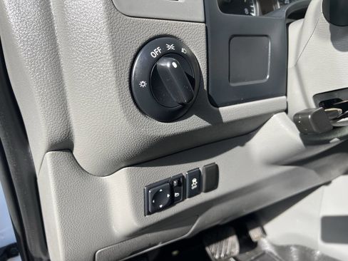 Used 2020 Nissan NV 2500 S image 10