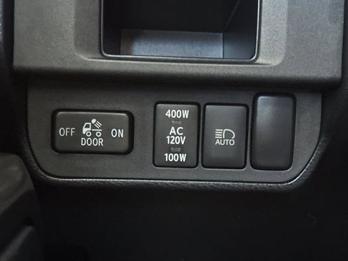 Certified 2018 Toyota Tacoma TRD Sport image 31