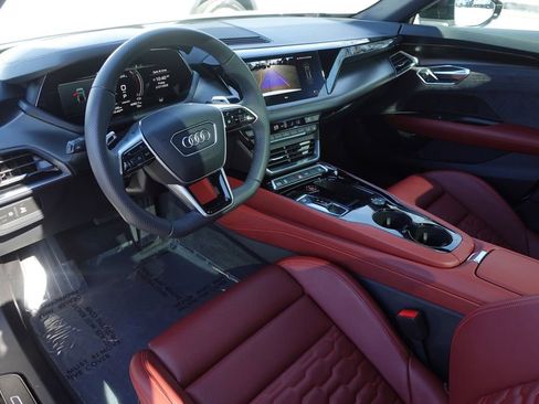 Used 2024 Audi e-tron GT Premium Plus image 9