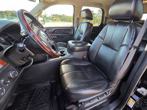 Used 2010 GMC Yukon SLT image 9