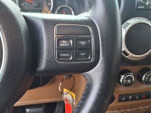 Used 2014 Jeep Wrangler Unlimited Sahara w/ Connectivity Group image 7