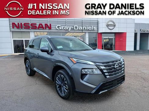 New 2026 Nissan Rogue Platinum image 3