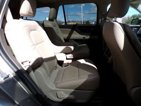 Used 2021 Lincoln Aviator Reserve w/ Equipment Group 201A image 14