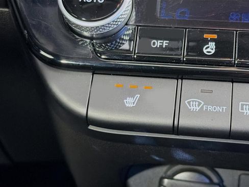 Used 2025 Hyundai Elantra SEL FWD image 19