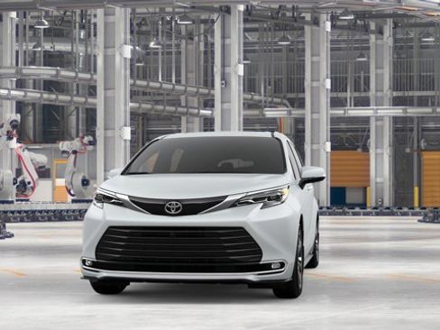 New 2026 Toyota Sienna Platinum image 3