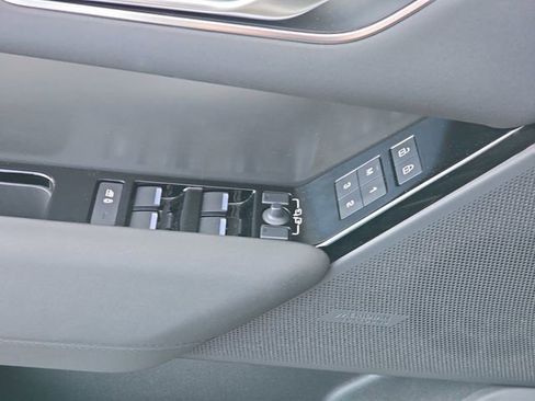 Used 2025 Land Rover Range Rover Velar Dynamic SE image 27
