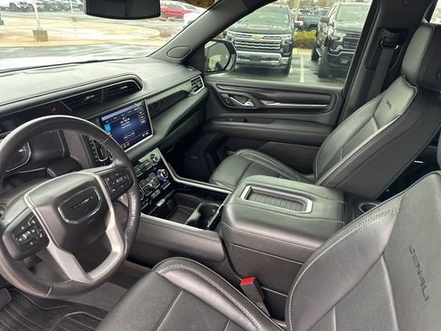 Used 2021 GMC Yukon Denali image 13