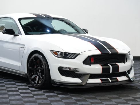 Used 2019 Ford Mustang Shelby GT350R w/ GT350R Equipment Group 920A RWD image 9
