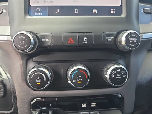 Used 2024 RAM 3500 Big Horn AWD/4WD image 35