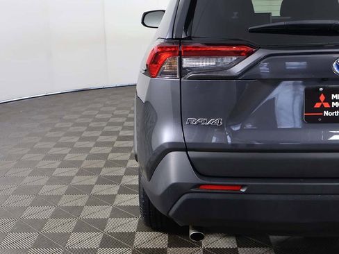 Used 2022 Toyota RAV4 LE image 12