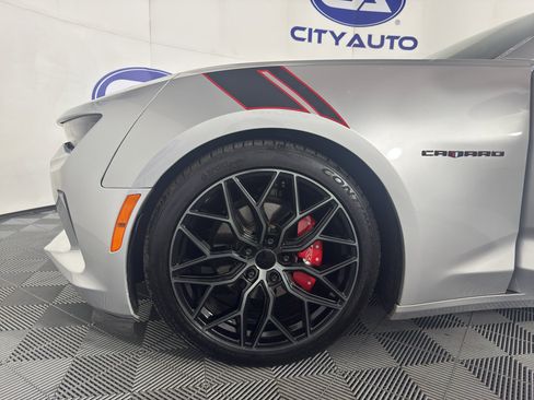 Used 2018 Chevrolet Camaro LT w/ Redline Edition RWD image 12