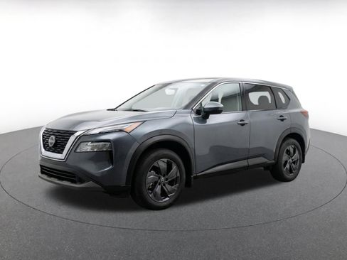 Used 2025 Nissan Rogue SV FWD image 3