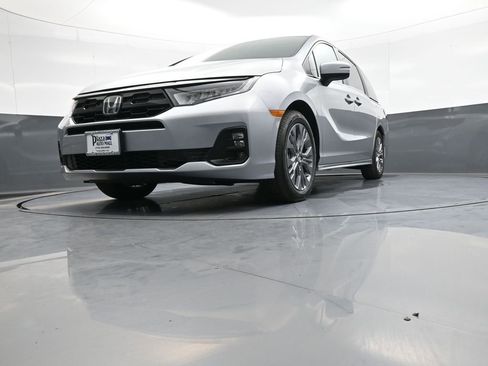 Certified 2025 Honda Odyssey Touring image 29