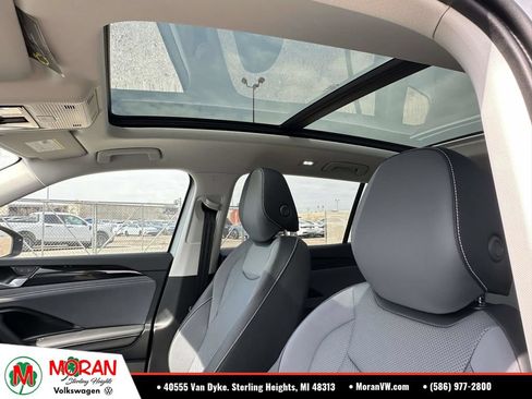 Used 2026 Volkswagen Tiguan SE AWD/4WD image 15