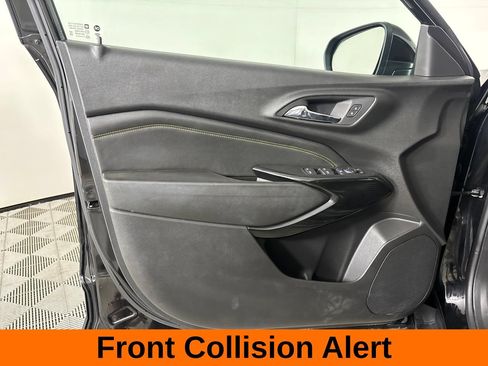 Used 2024 Chevrolet Trax LT FWD image 10