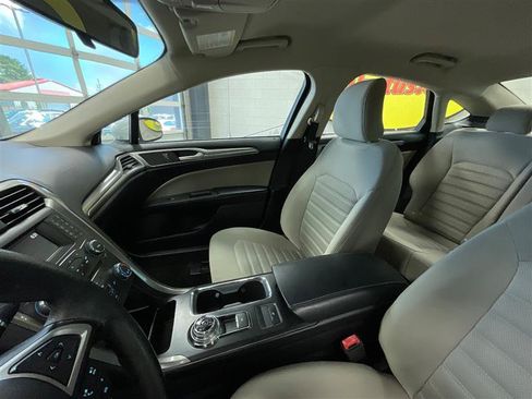 Used 2018 Ford Fusion S FWD image 12