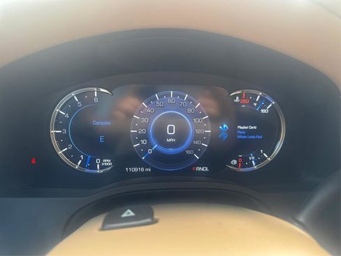Used 2018 Cadillac Escalade Platinum RWD image 15