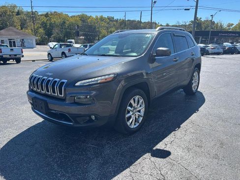 Used 2016 Jeep Cherokee Limited image 3