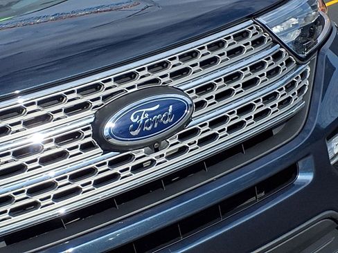 Used 2024 Ford Explorer Limited w/ Limited Technology Package AWD/4WD image 34