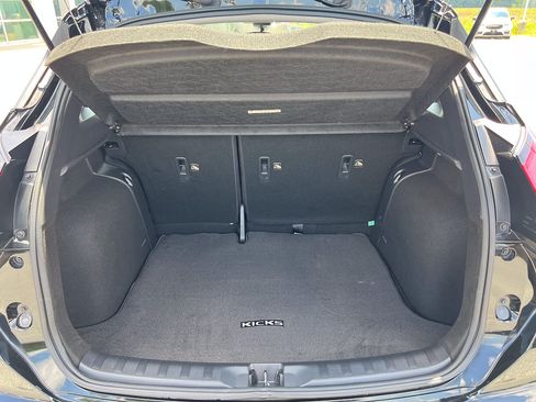 Used 2023 Nissan Kicks SV FWD image 7