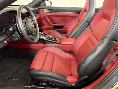 Certified 2025 Porsche 911 Carrera RWD image 5