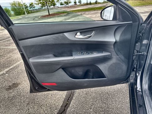 Used 2021 Kia Forte LXS FWD image 23