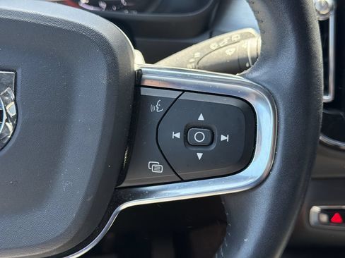 Used 2020 Volvo XC40 T5 Momentum AWD/4WD image 32