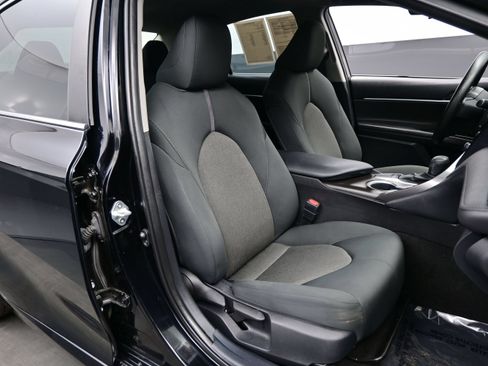 Used 2022 Toyota Camry LE FWD image 14