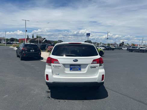 Used 2014 Subaru Outback 2.5i w/ Alloy Wheel Package AWD/4WD image 8