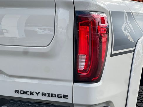 New 2026 GMC Sierra 1500 AT4 w/ AT4 Premium Package AWD/4WD image 7