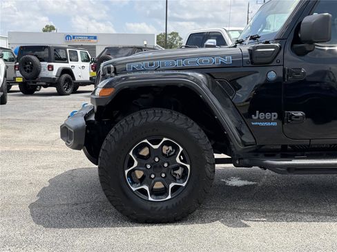Used 2022 Jeep Wrangler Unlimited Rubicon 4xe w/ Cold Weather Group AWD/4WD image 9