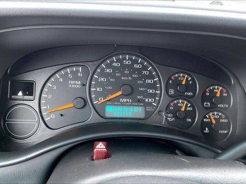 Used 2002 Chevrolet Avalanche 4x4 w/ Convenience Pkg image 16