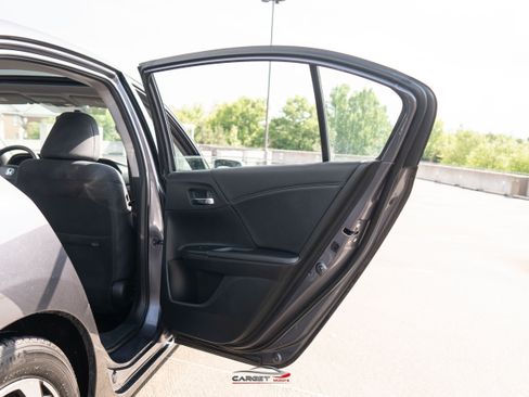 Used 2017 Honda Accord EX image 40