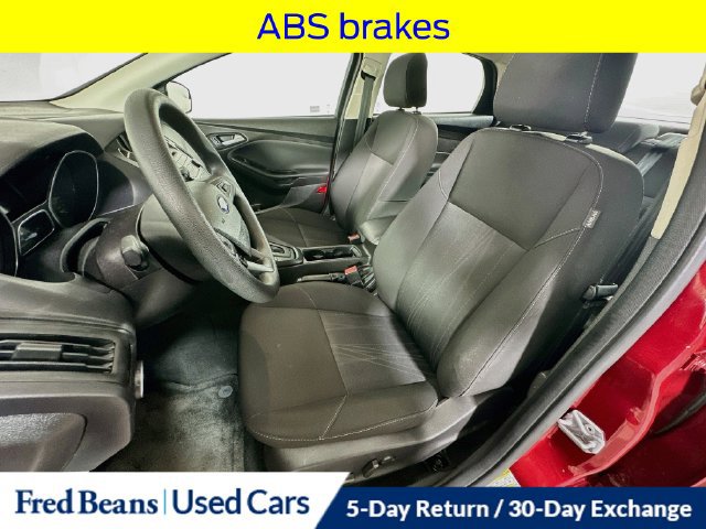 Used 2016 Ford Focus SE w/ SE Power Seat Package FWD image 24