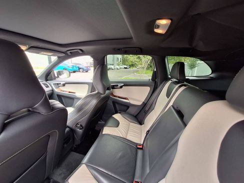 Used 2015 Volvo XC60 T6 Platinum FWD image 28