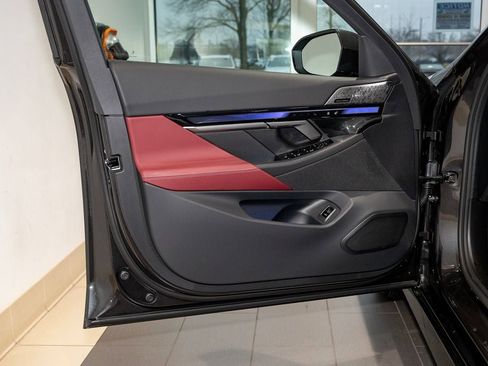 New 2026 BMW i5 eDrive40 w/ M Sport Package image 12