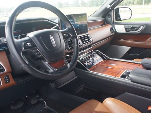 Used 2022 Lincoln Navigator Reserve AWD/4WD image 15
