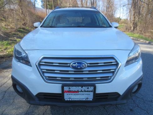 Used 2015 Subaru Outback 2.5i Premium image 3