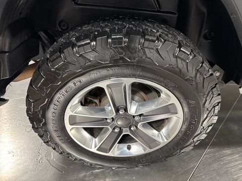 Used 2021 Jeep Wrangler Unlimited Sahara AWD/4WD image 13