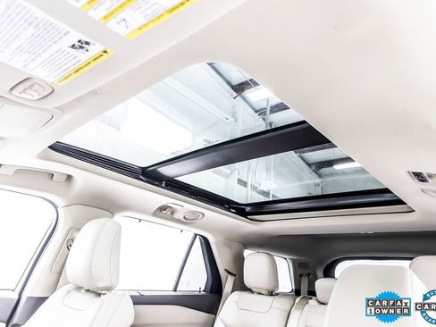 Used 2020 Ford Explorer Platinum w/ Premium Technology Package image 16